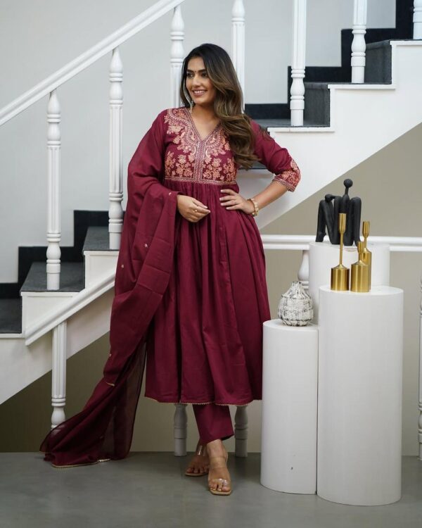 Vishpra women's maroon printed cotton kurta