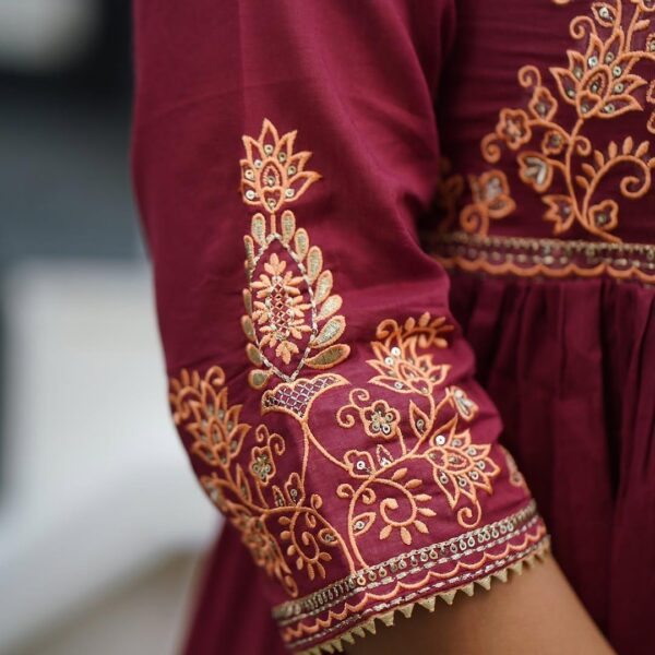 Vishpra women's maroon printed cotton kurta - Image 7