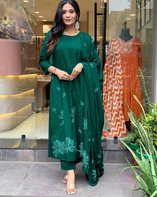 Vishpra Women's Printed Cotton Kurta