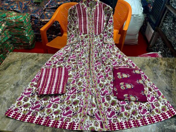 Vishpra Women's Floral Butti Printed Pure Cotton Suit - Image 6