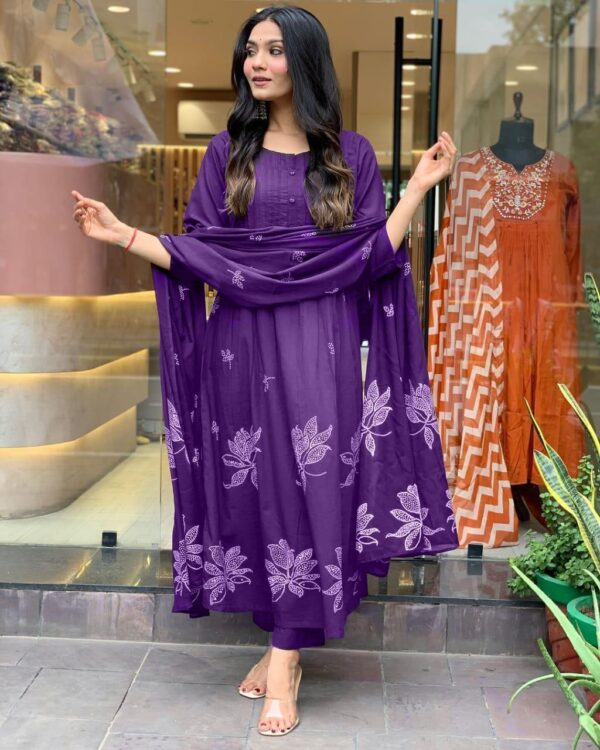 Vishpra Women's Embroidery Kurti with Matching Batan - Image 3